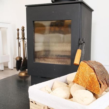 Hoxne Cottages - Sunflower Cottage With Private Hot Tub York Eksteriør bilde