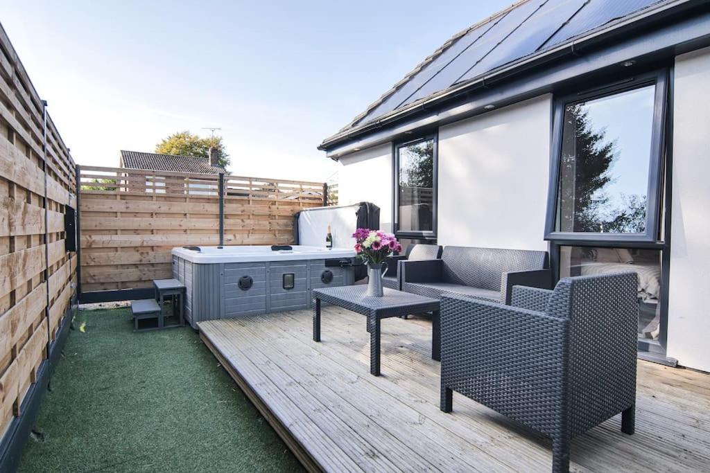 Hoxne Cottages - Sunflower Cottage With Private Hot Tub York Eksteriør bilde
