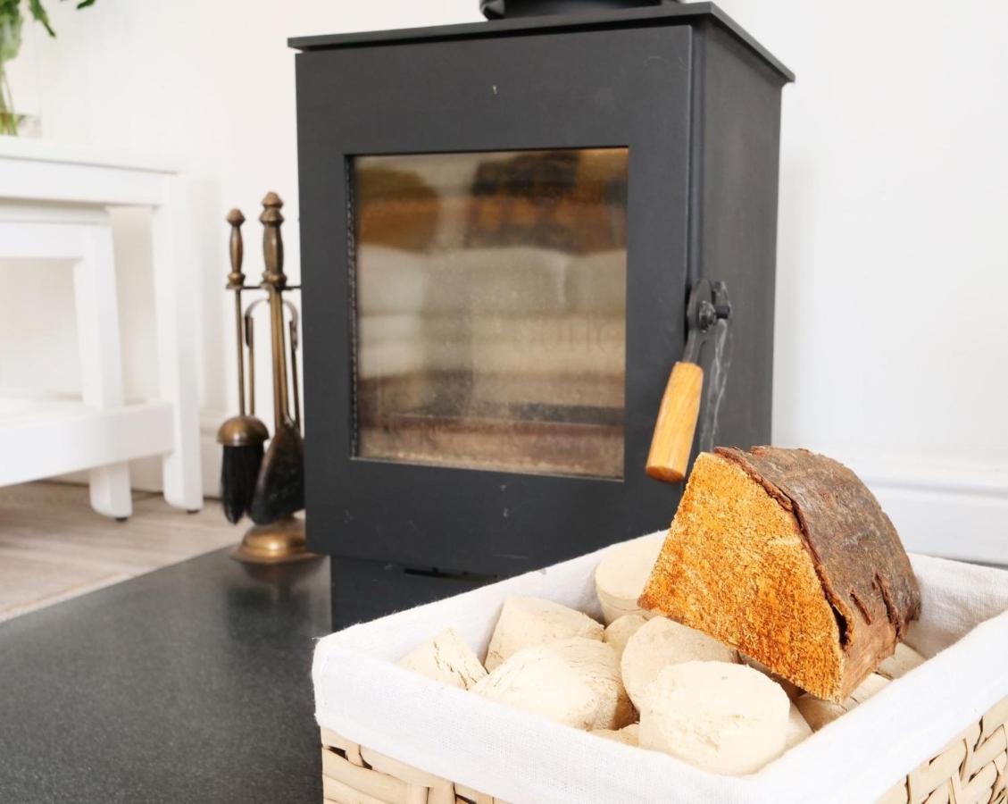 Hoxne Cottages - Sunflower Cottage With Private Hot Tub York Eksteriør bilde